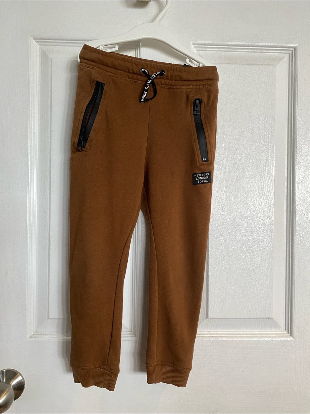 H&M Kids Tech Zip Joggers - Muted Brown - Size 4-5T (EUC) - Picture 3 of 11